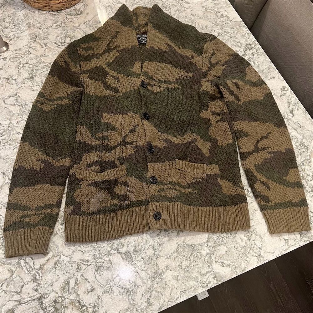 Abercrombie & Fitch Men's Camo Green Shawl Cardigan Sweater Size M